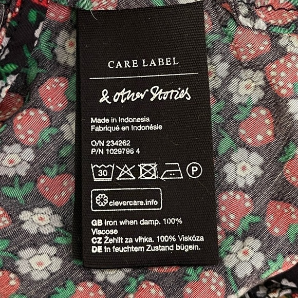 Paris Atelier & Other Stories blue red scallop edge strawberry wrap blouse - Picture 8 of 10